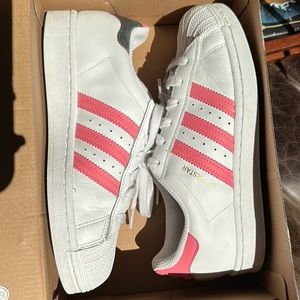 Adidas Super Stars Girls white w pink stripes